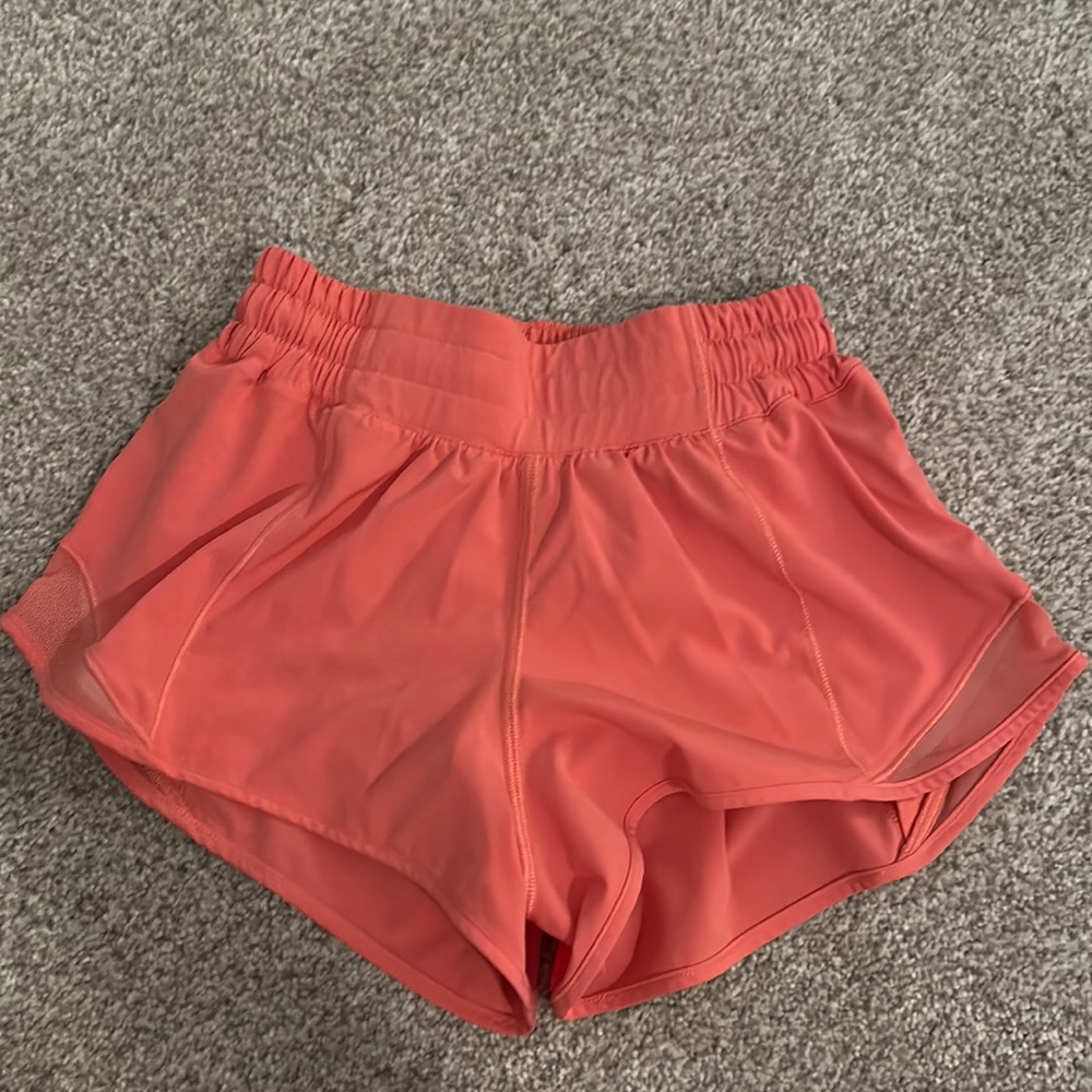 lululemon hotty hot low rise shorts